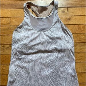 Rare lululemon workout shirt print